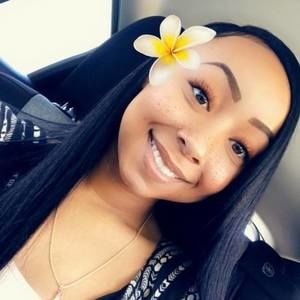 Meet your Posher, Danielle